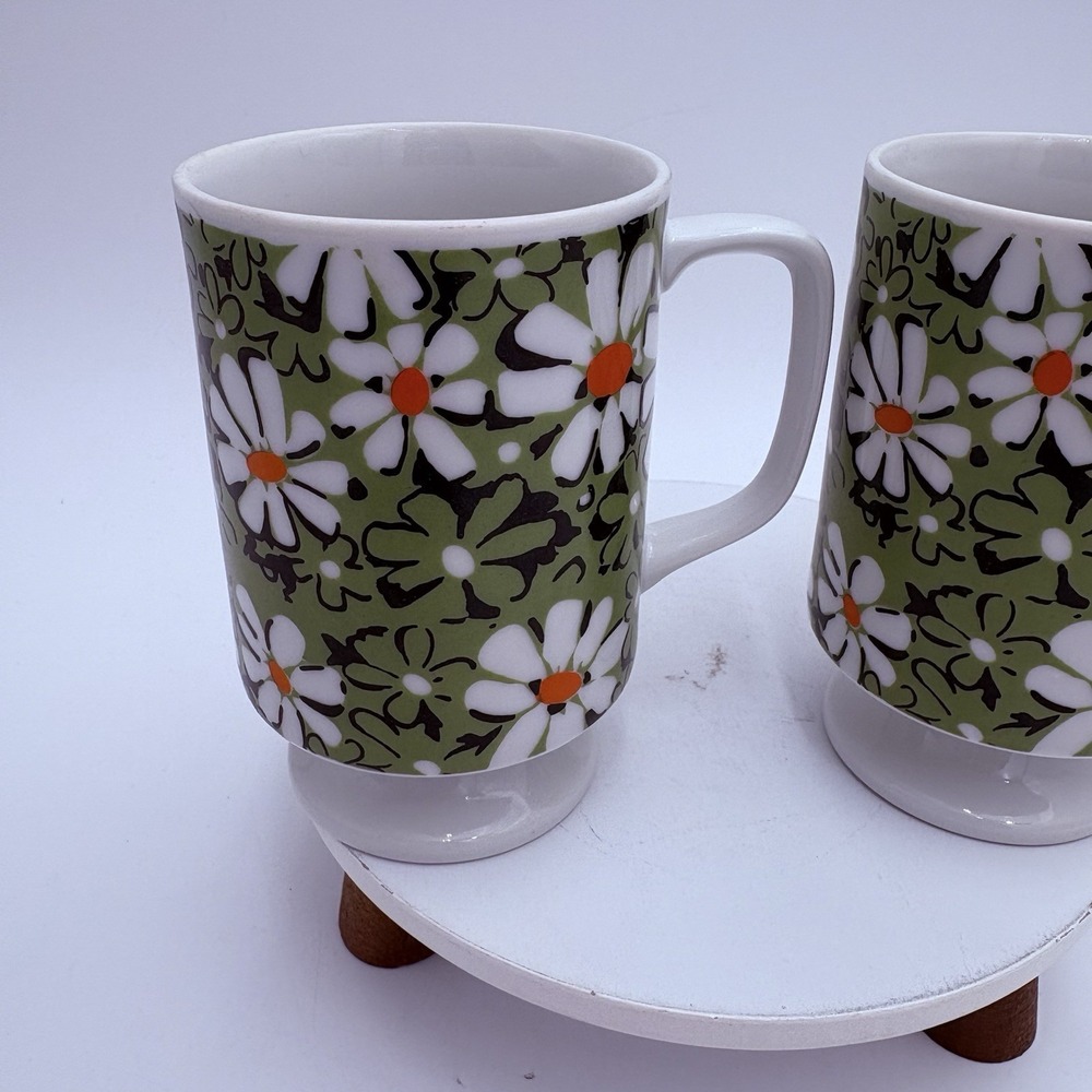 Set Of 2 Footed Pedestal Coffee Mug 8 oz Retro Daisy Floral Green & Black JAPAN - Picture 2 of 8